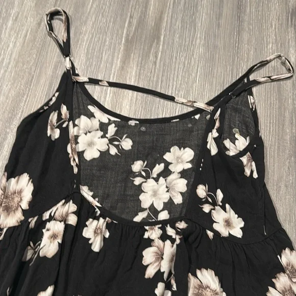 Brandy Melville Floral Dress - Picture 3 of 3